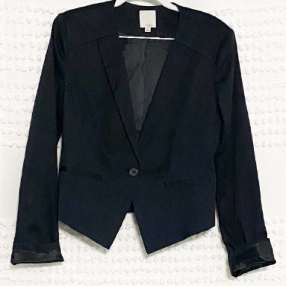 Halogen black on button closure blazer m